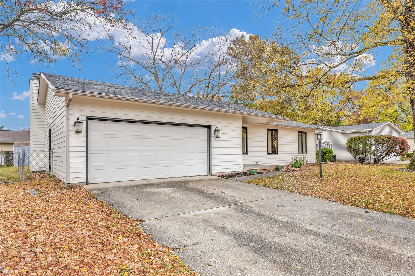 1910 Rugby Road Champaign, IL 61821 - Photo 2 of 37 Gallery Image 2