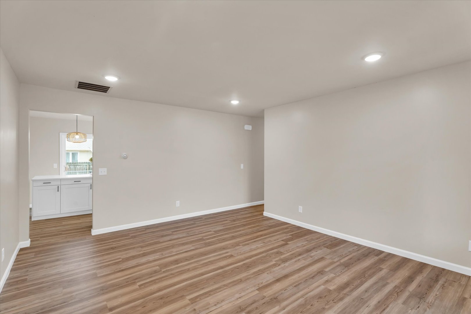 1910 Rugby Road Champaign, IL 61821 - Photo 5 of 37 Gallery Image 5