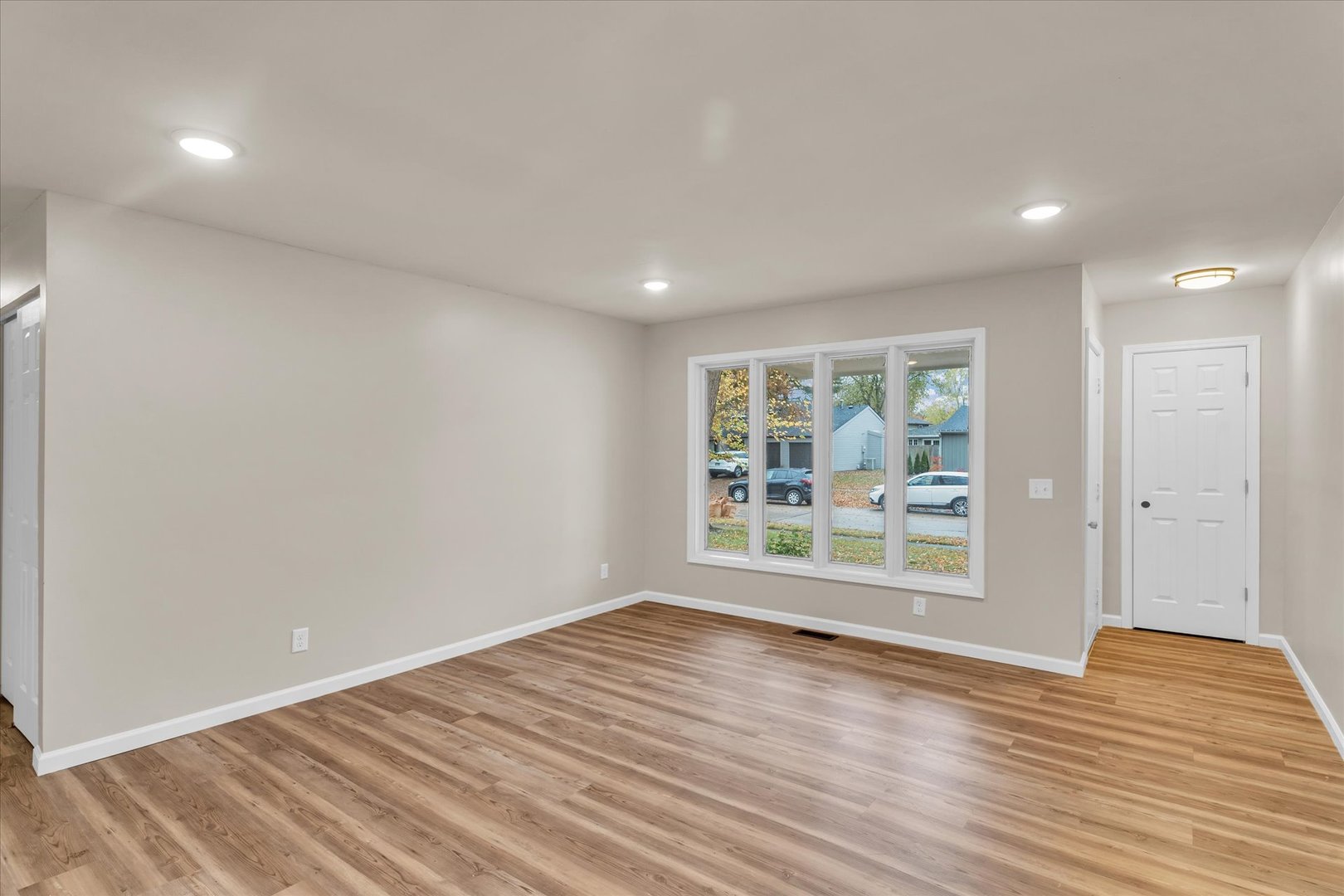1910 Rugby Road Champaign, IL 61821 - Photo 8 of 37 Gallery Image 8