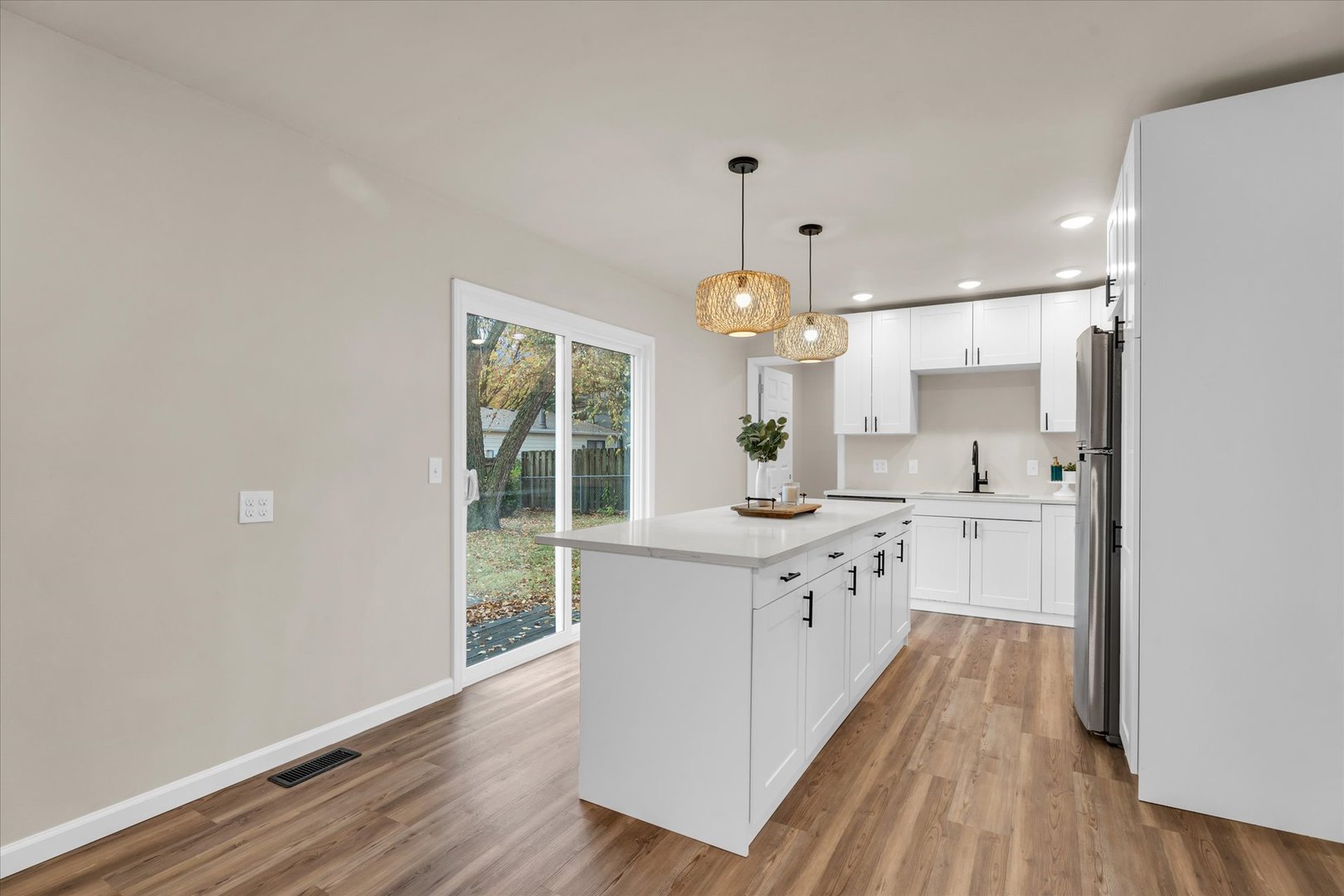 1910 Rugby Road Champaign, IL 61821 - Photo 10 of 37 Gallery Image 10