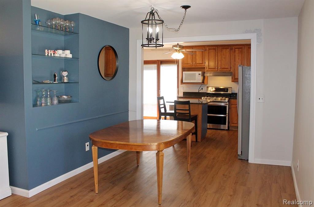 43183 Barchester Road Canton, MI 48187 - Photo 15 of 58