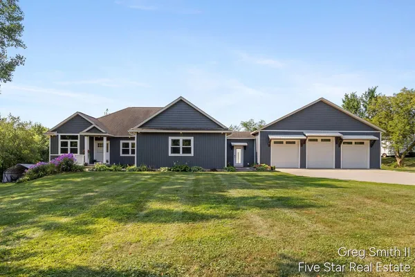 $699,900 | 884 Stoney Hill Circuit Court, Wayland, MI 49348