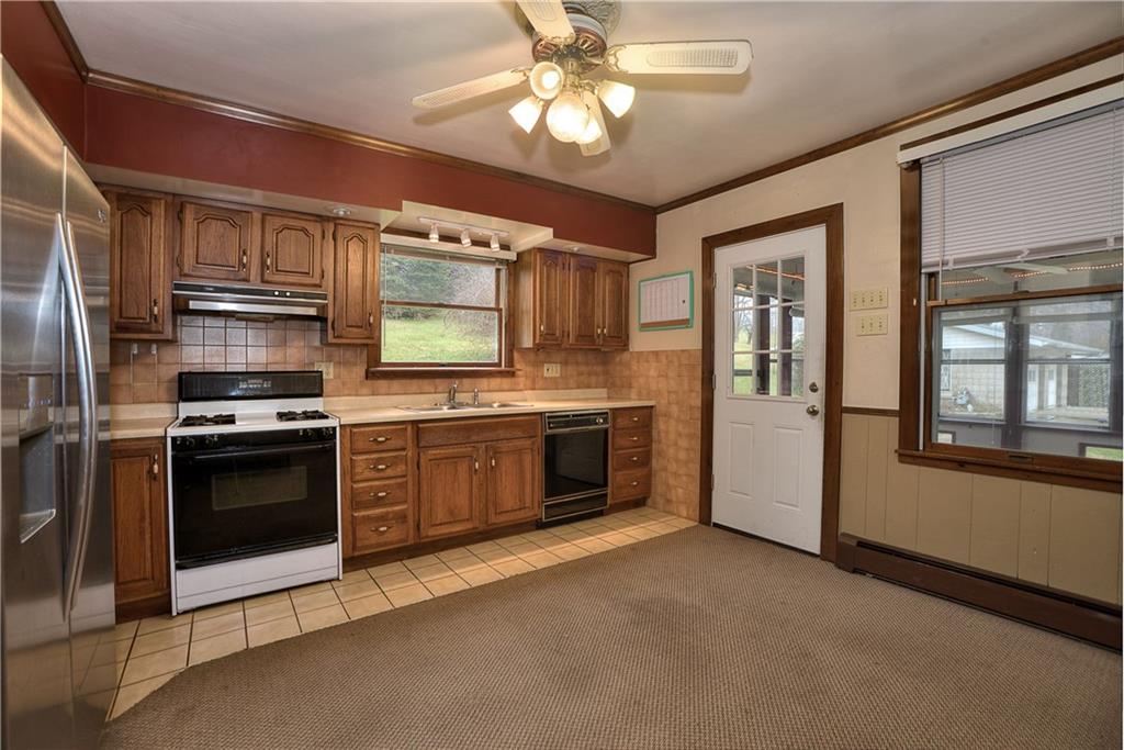 43 Pine Valley Road Washington, PA 15301 - Photo 4 of 25 Gallery Image 4