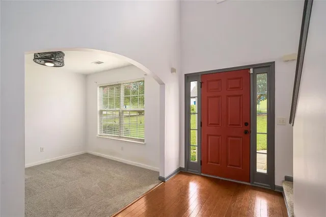 a view of an entryway with a livingroom