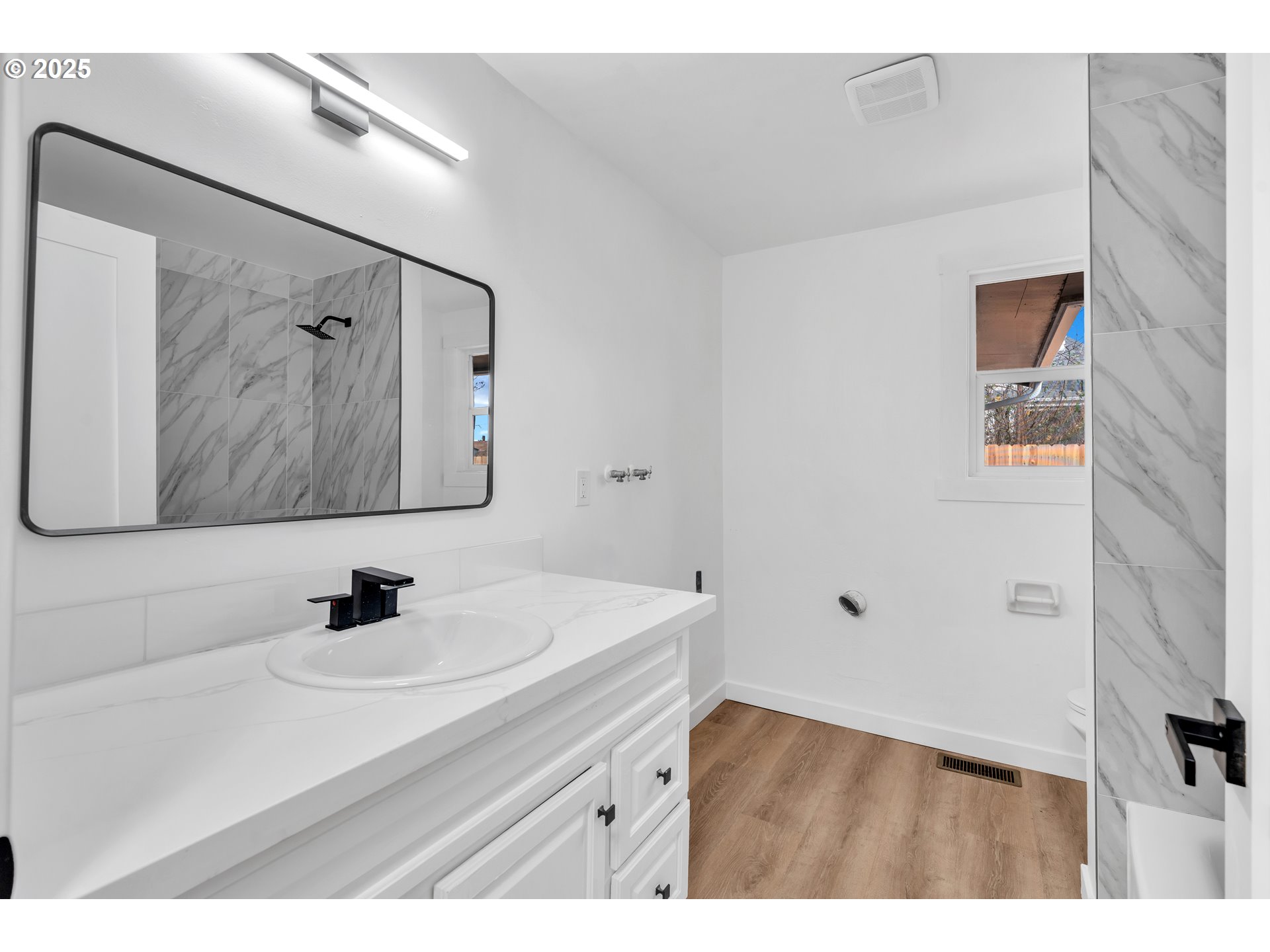 398 21st Street Northeast Salem, OR 97301 - Photo 13 of 34