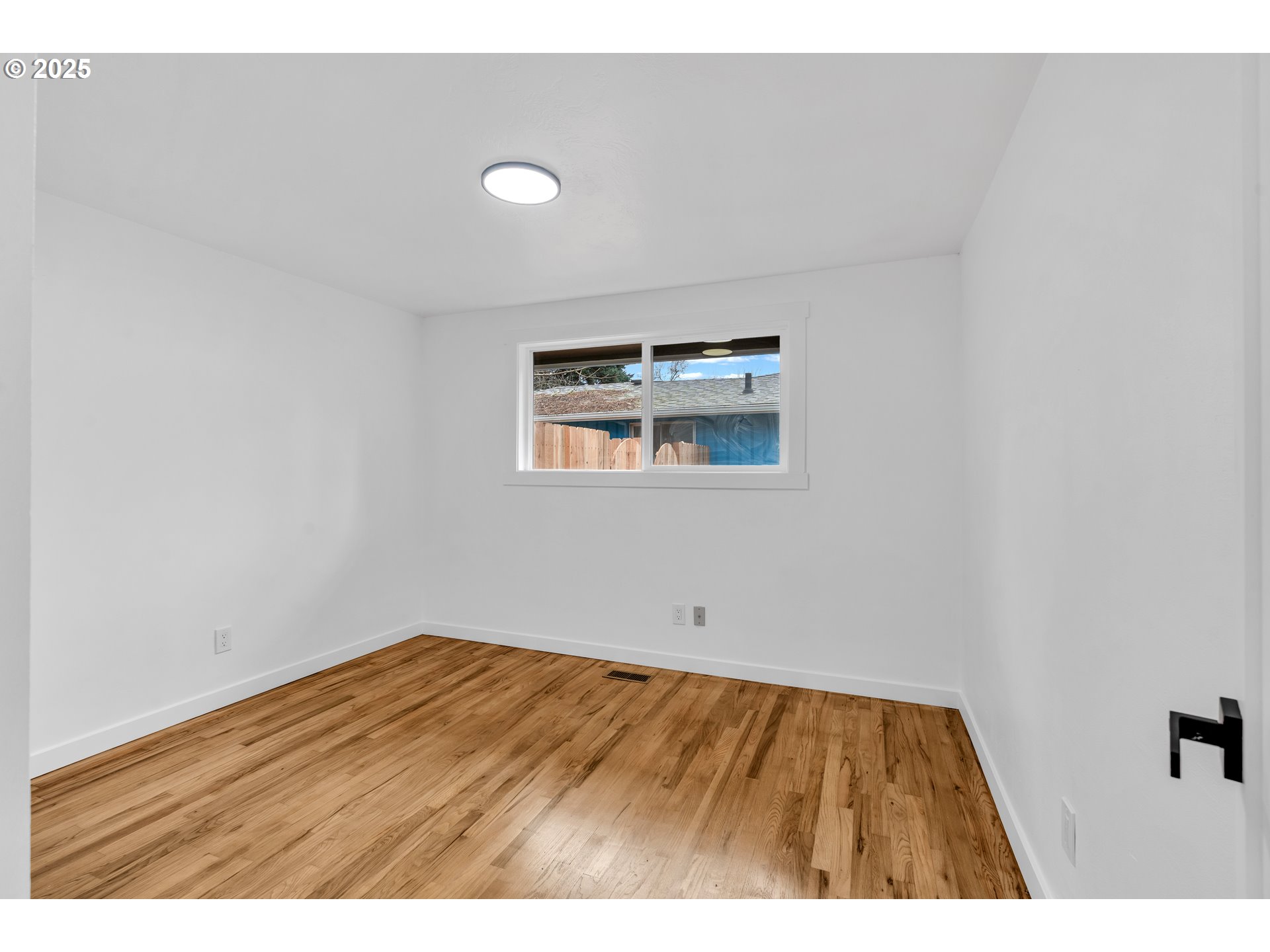 398 21st Street Northeast Salem, OR 97301 - Photo 16 of 34