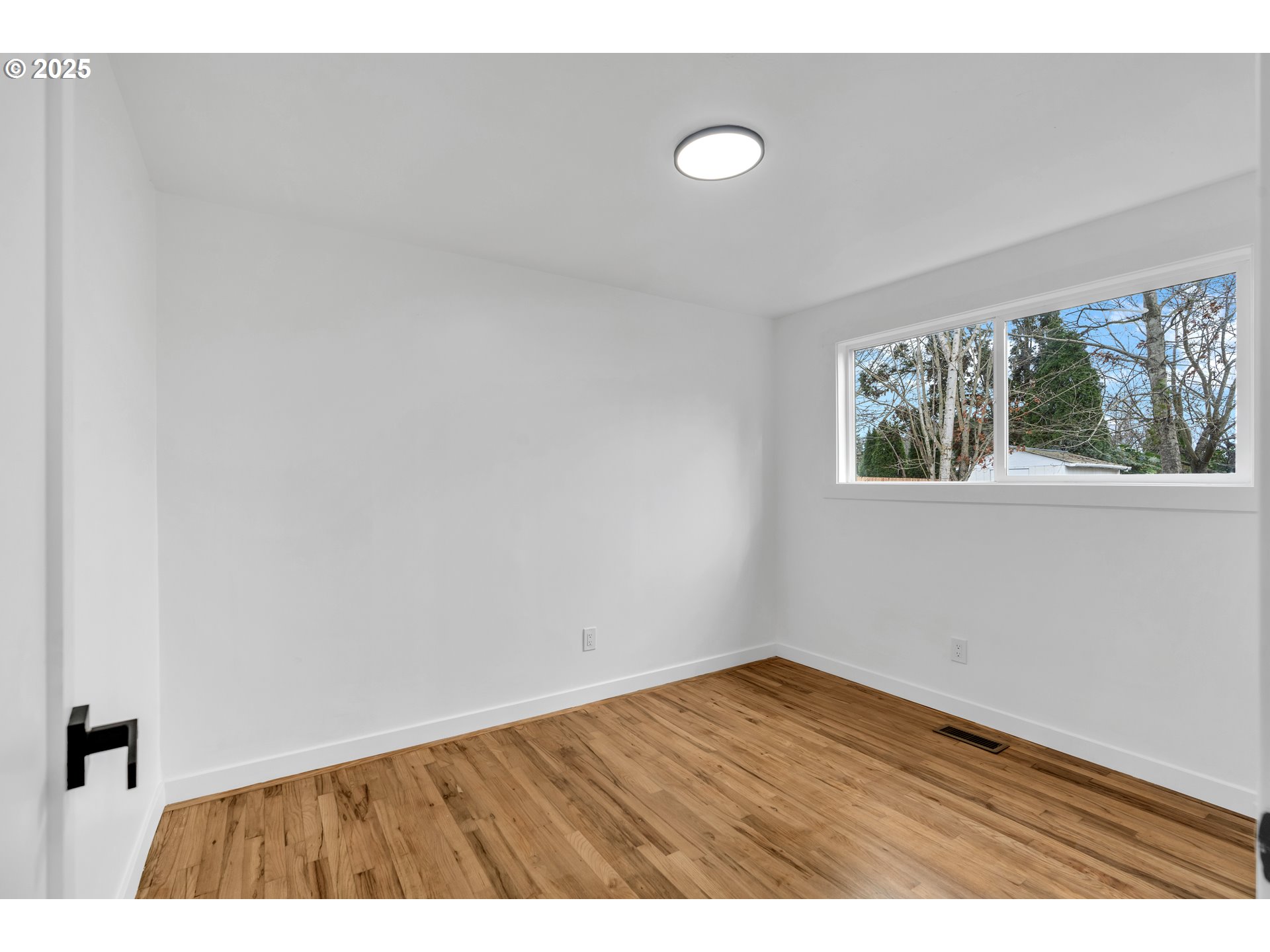 398 21st Street Northeast Salem, OR 97301 - Photo 18 of 34