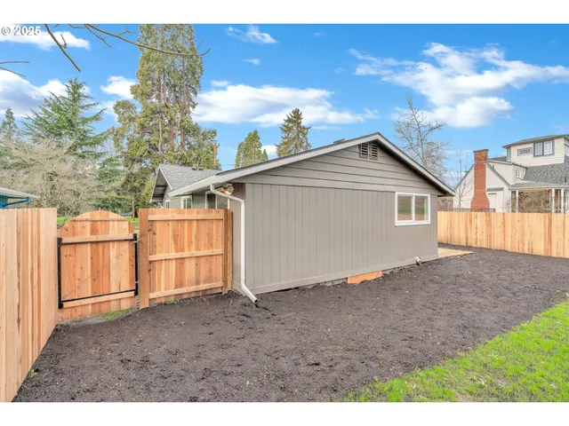 $375,000 | 398 21st Street Northeast, Salem, OR 97301