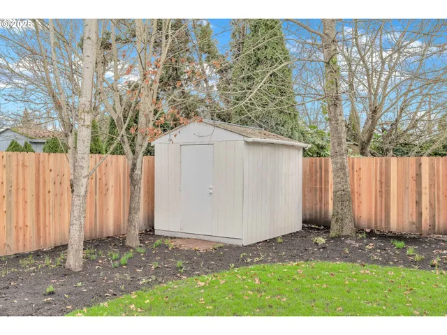 $375,000 | 398 21st Street Northeast, Salem, OR 97301