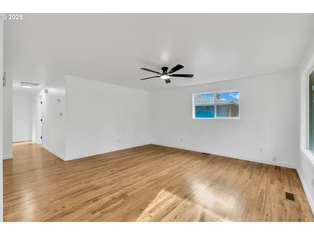 $375,000 | 398 21st Street Northeast, Salem, OR 97301