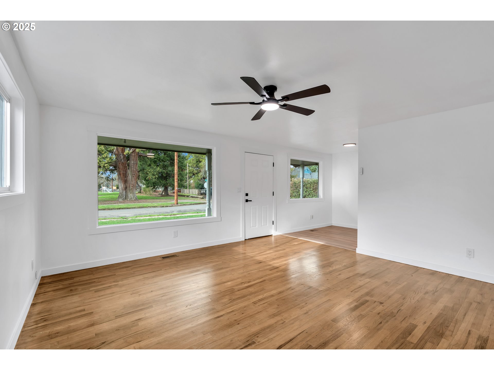 398 21st Street Northeast Salem, OR 97301 - Photo 7 of 34