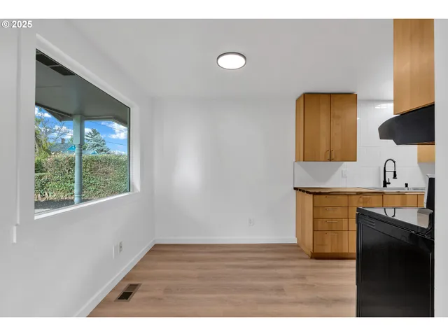 $375,000 | 398 21st Street Northeast, Salem, OR 97301