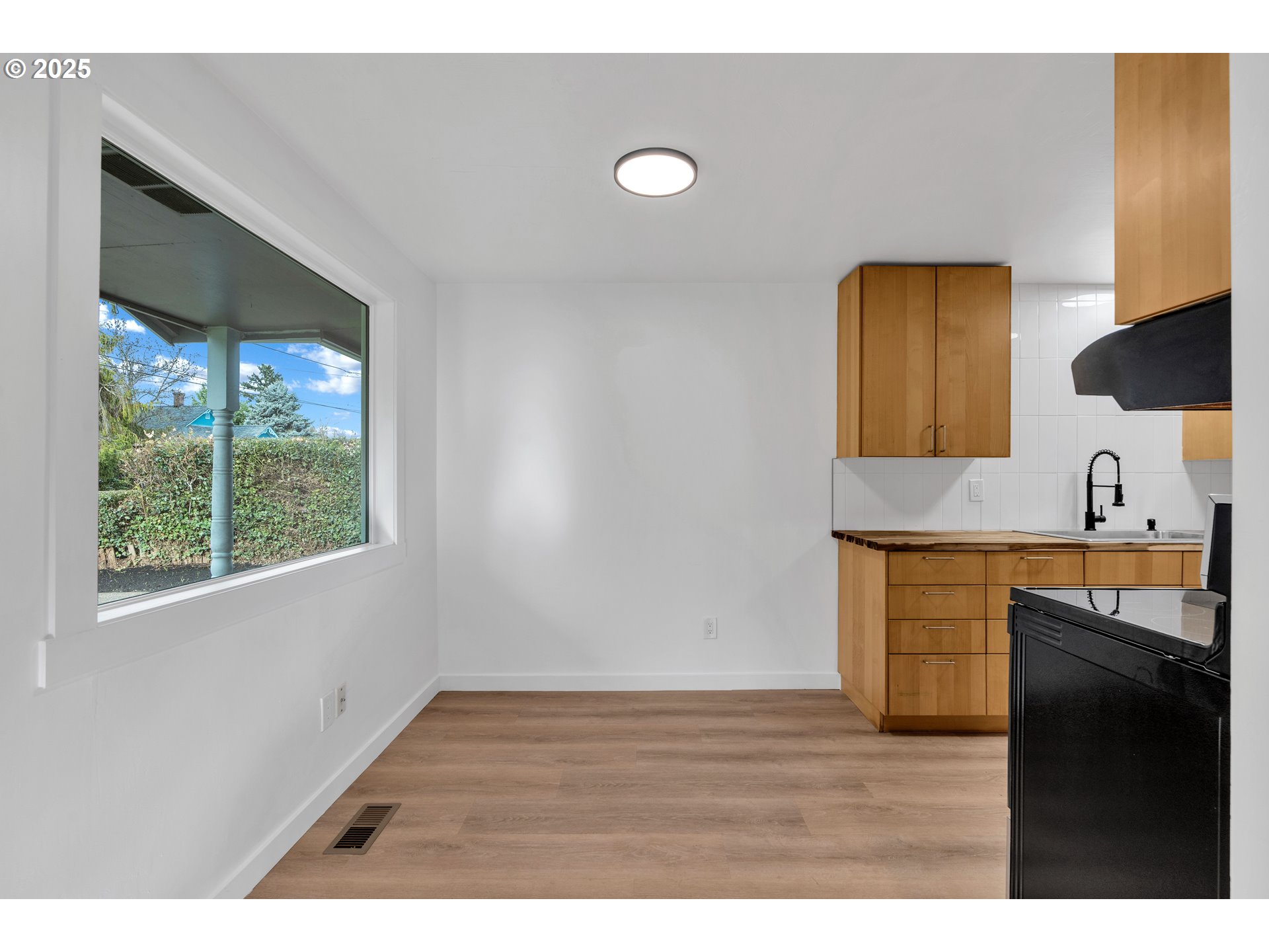 398 21st Street Northeast Salem, OR 97301 - Photo 8 of 34