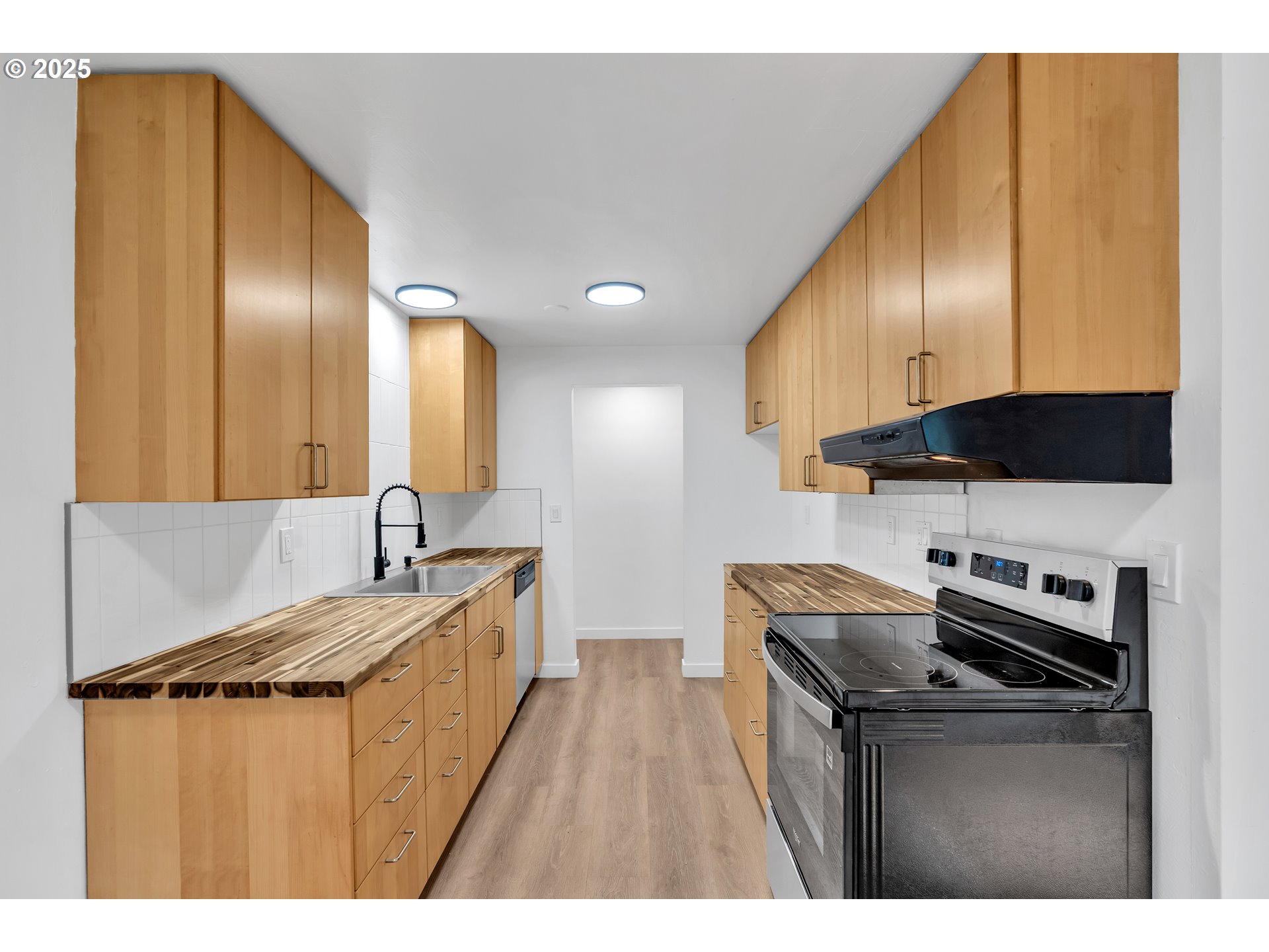 398 21st Street Northeast Salem, OR 97301 - Photo 10 of 34