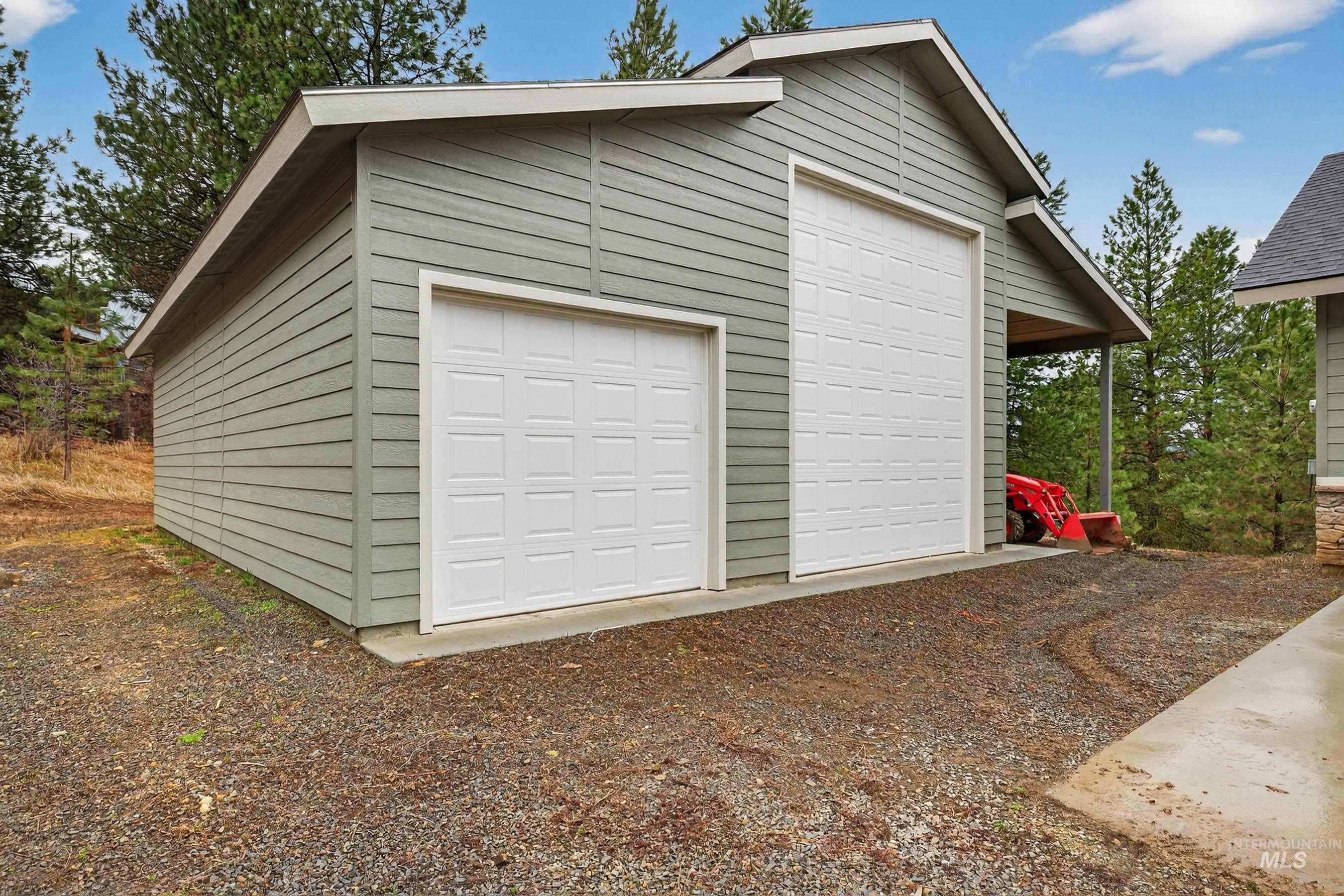 10191 Timberrim Drive Cascade, ID 83611 - Photo 7 of 44 View of detached garage