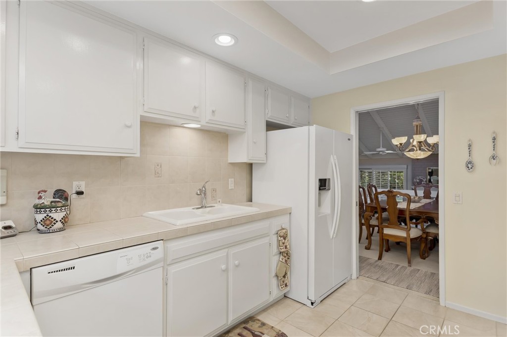 740 Vía Zapata Riverside, CA 92507 - Photo 12 of 44 Gallery Image 12