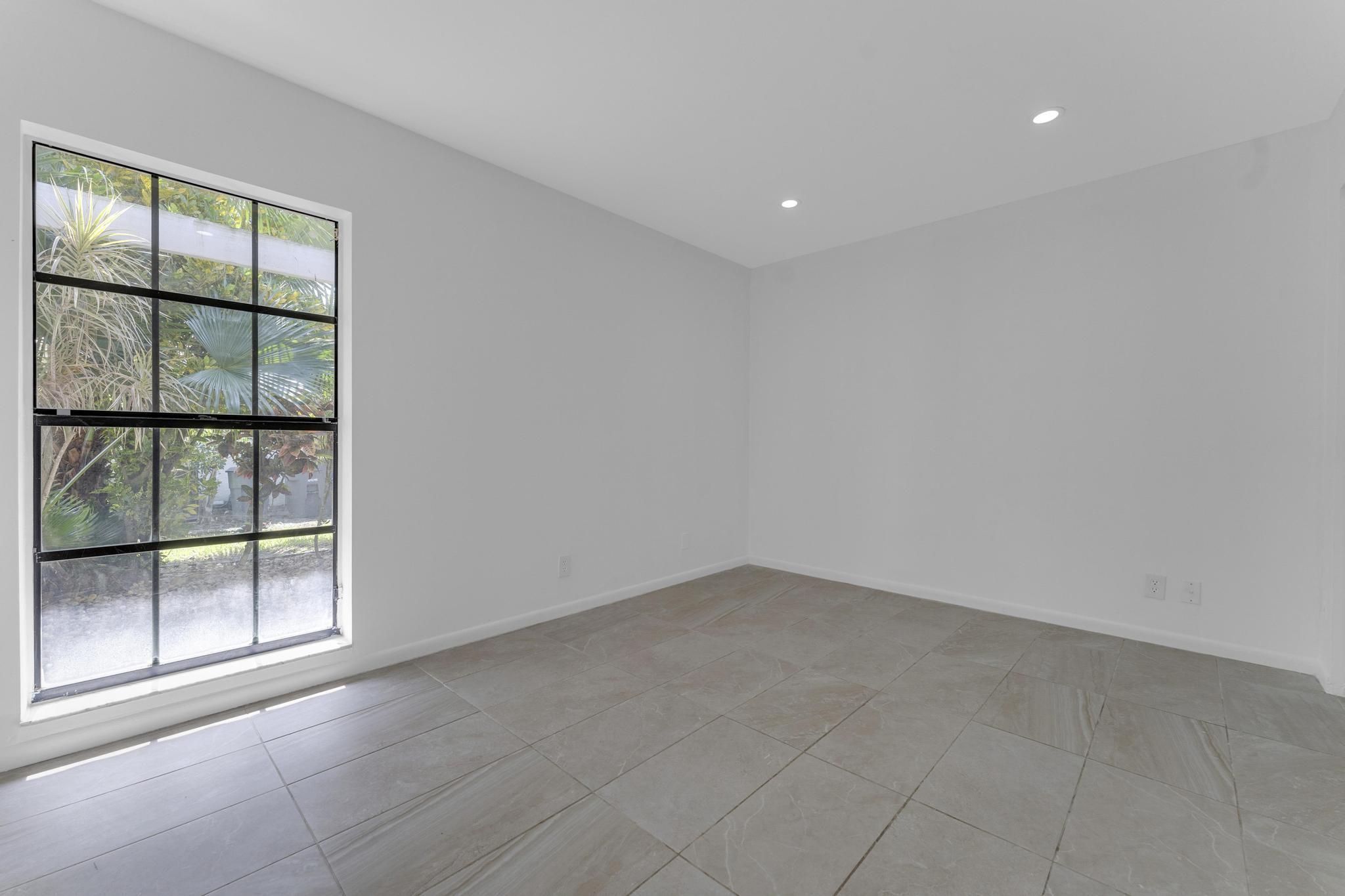 10084 Camelback Lane Boca Raton, FL 33498 - Photo 10 of 18 16