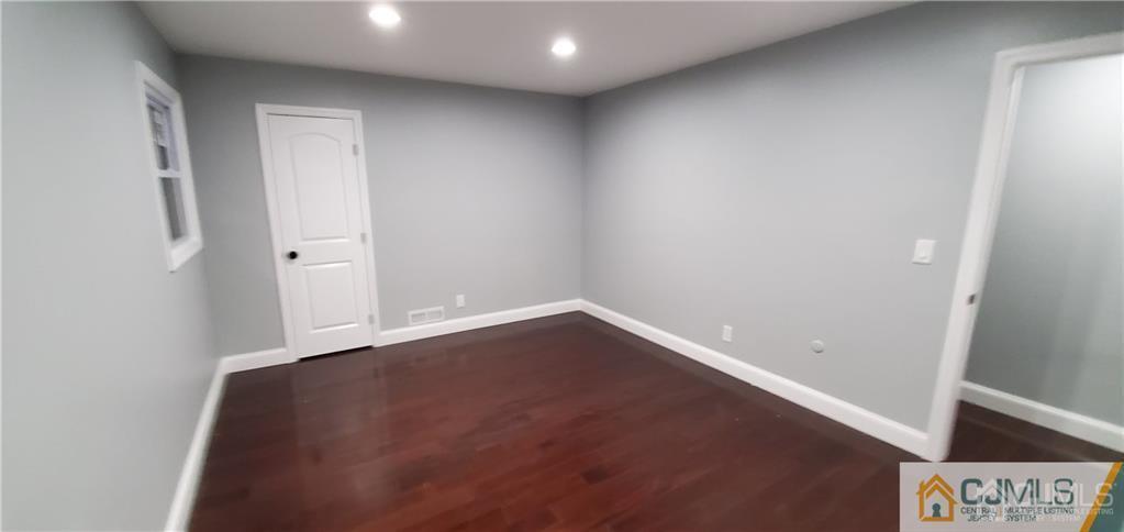 10 Huntington Road Edison, NJ 08820 - Photo 18 of 32 a view of an empty room