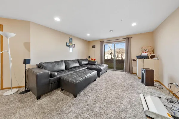 $2,695 | 5125 Holly Lane North, Unit 2103, Plymouth, MN 55446