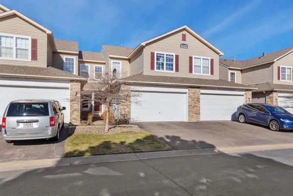 $2,695 | 5125 Holly Lane North, Unit 2103, Plymouth, MN 55446