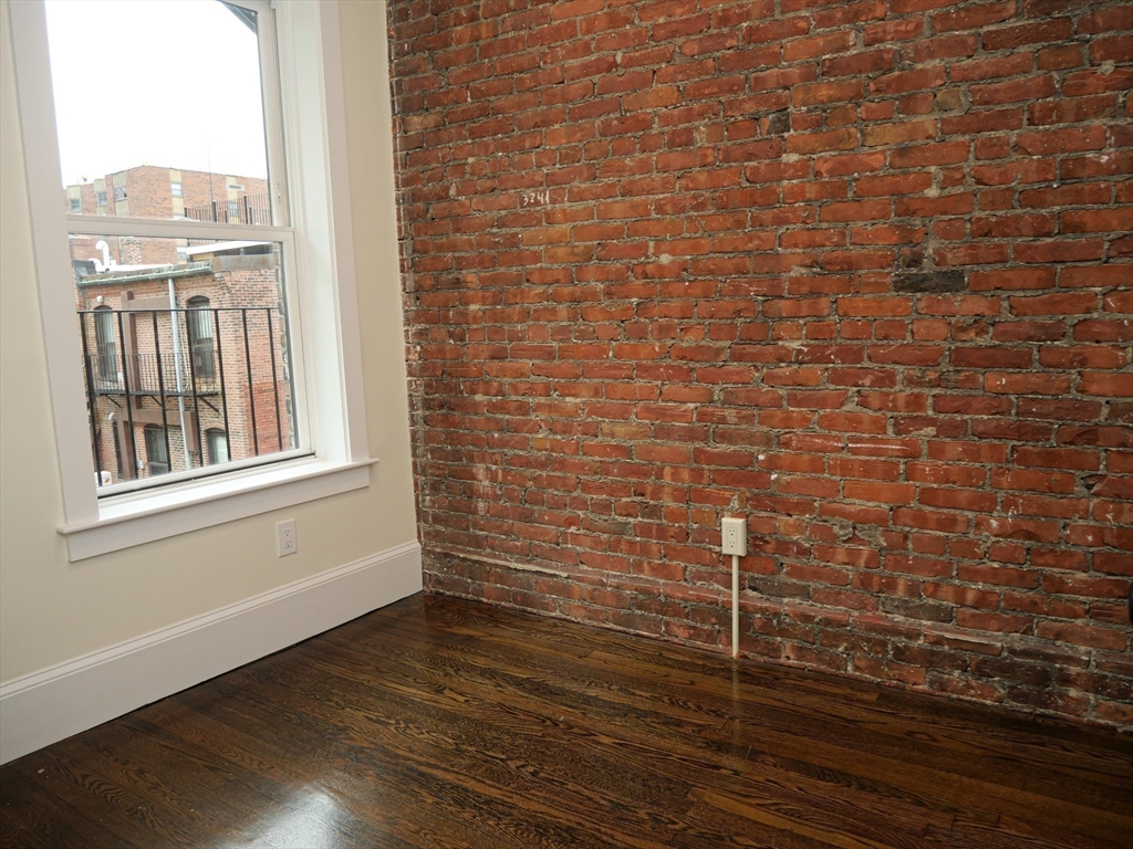 261 West Newton Street, Unit 4 Boston, MA 02116 - Photo 4 of 7