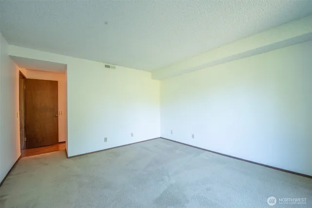 an empty room with a empty space