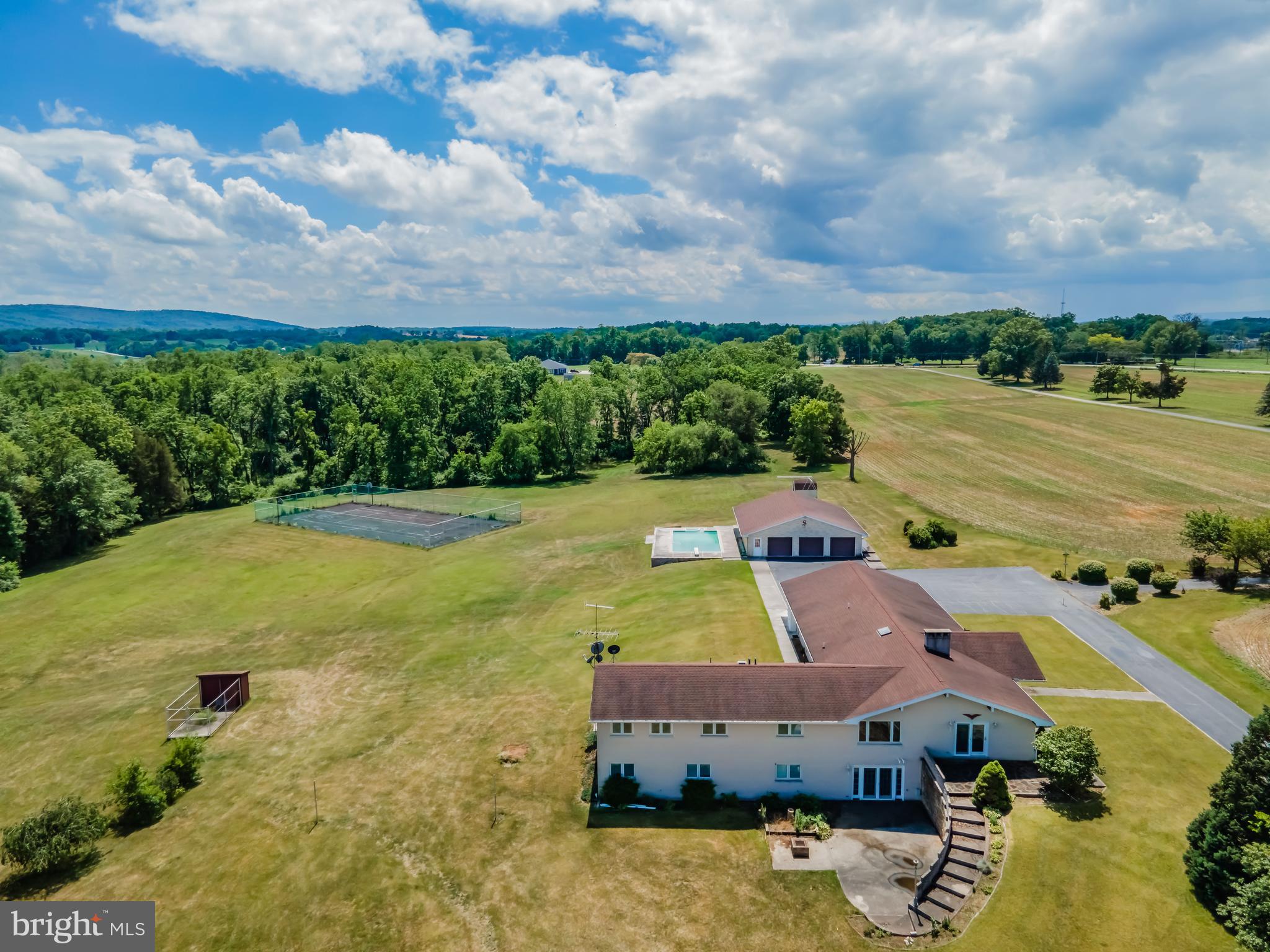 4 Home Road Abbottstown, PA 17301 - Photo 2 of 52 Gallery Image 2
