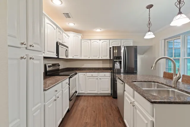 $444,400 | 631 Country Club Avenue Northeast, Fort Walton Beach, FL 32547