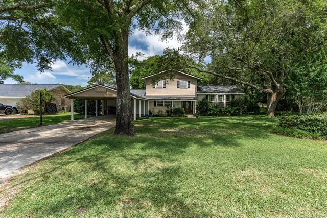 $444,400 | 631 Country Club Avenue Northeast, Fort Walton Beach, FL 32547