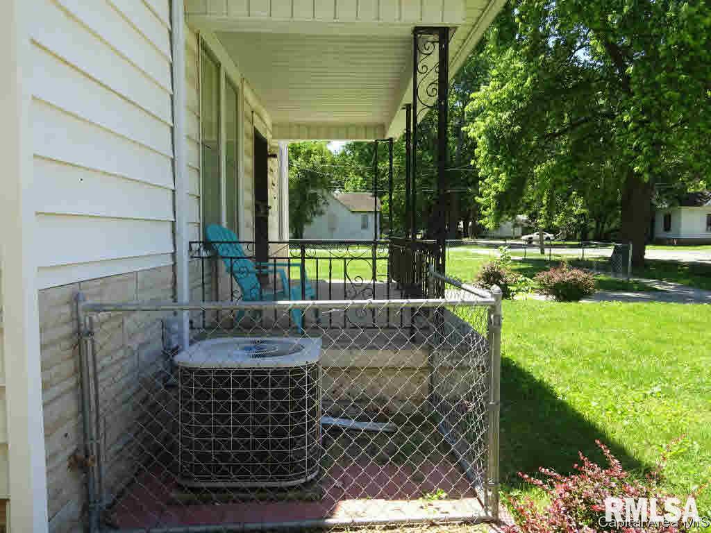 1104 North 12th Street Springfield, IL 62702 - Photo 3 of 10