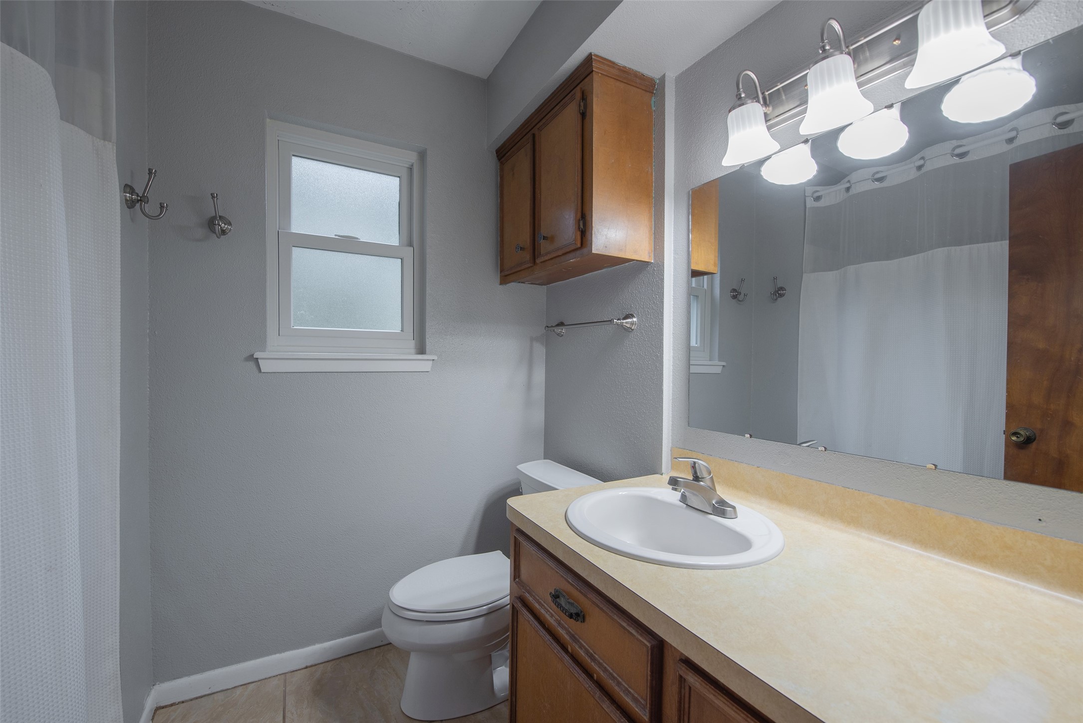504 Walnut Street Waller, TX 77484 - Photo 14 of 35 Primary Bathroom