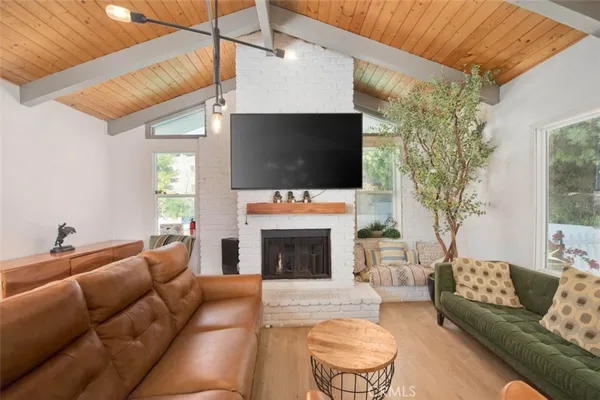 $1,350,000 | 2057 Woodglen Street, Simi Valley, CA 93065