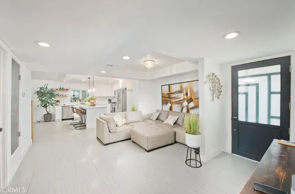 $1,350,000 | 2057 Woodglen Street, Simi Valley, CA 93065