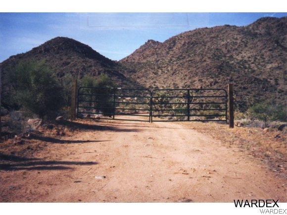 16575 South La Cienega Ranch Road Yucca, AZ 86438 - Photo 2 of 10 Gallery Image 2