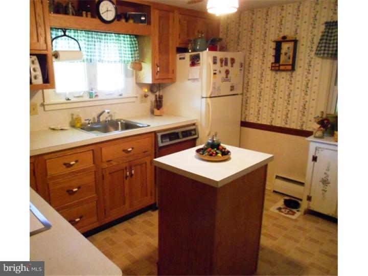 142 Anderson Road Pottstown, PA 19465 - Photo 3 of 24