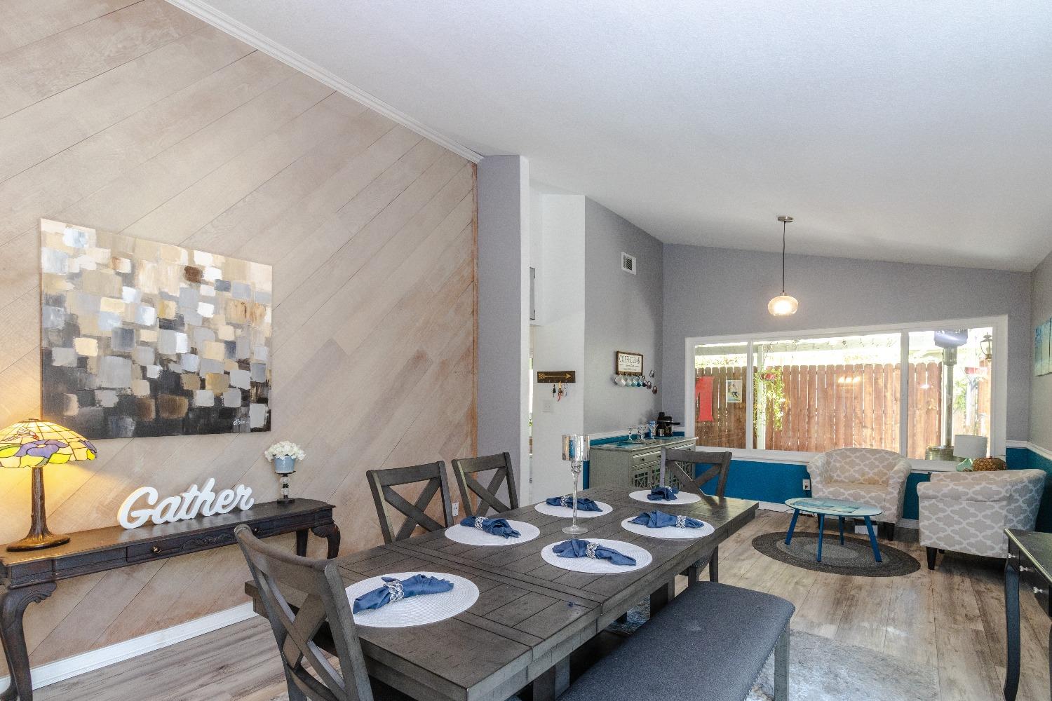 1955 Alamos Avenue Clovis, CA 93611 - Photo 4 of 28 a living room with furniture and wooden floor