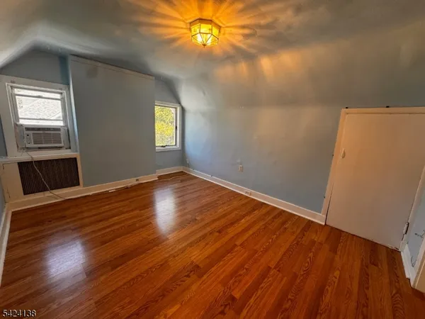 $1,650 | 160 Chestnut Street, Unit 2, Montclair, NJ 07042