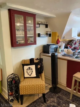 $1,650 | 160 Chestnut Street, Unit 2, Montclair, NJ 07042