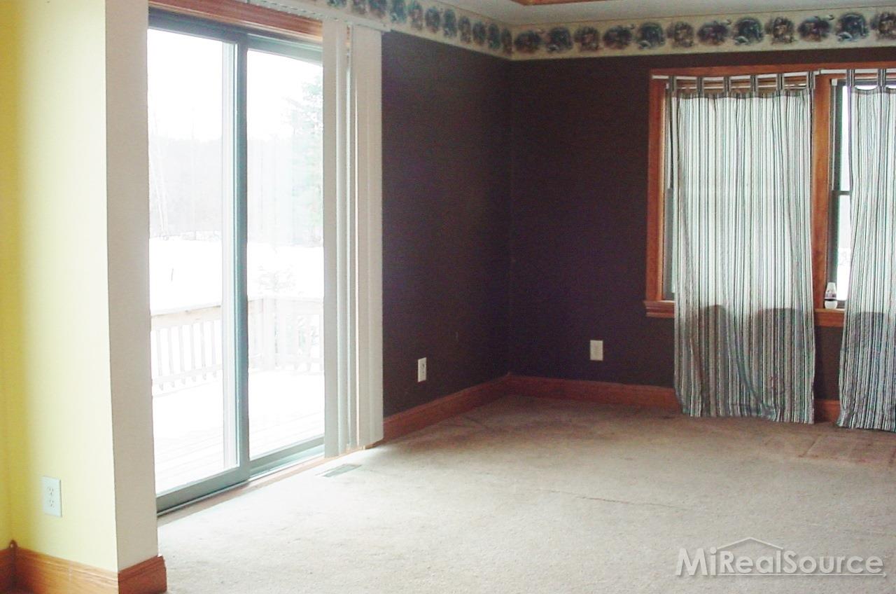 1238 East Galbraith Line Road Yale, MI 48097 - Photo 16 of 30 living room
