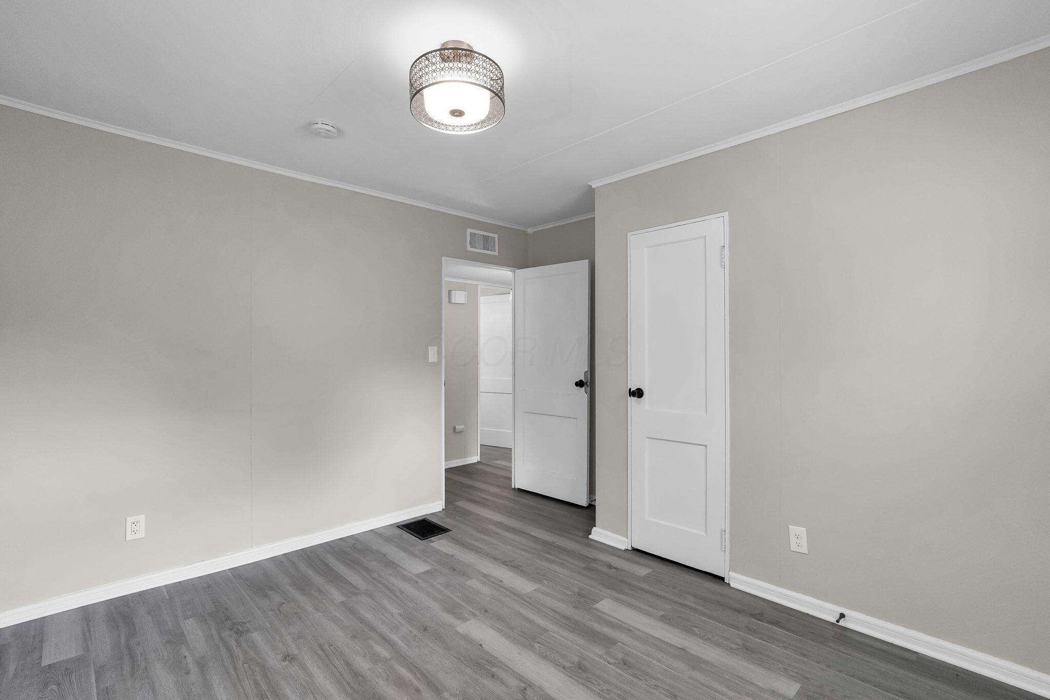442 South Hampton Road Columbus, OH 43213 - Photo 23 of 29
