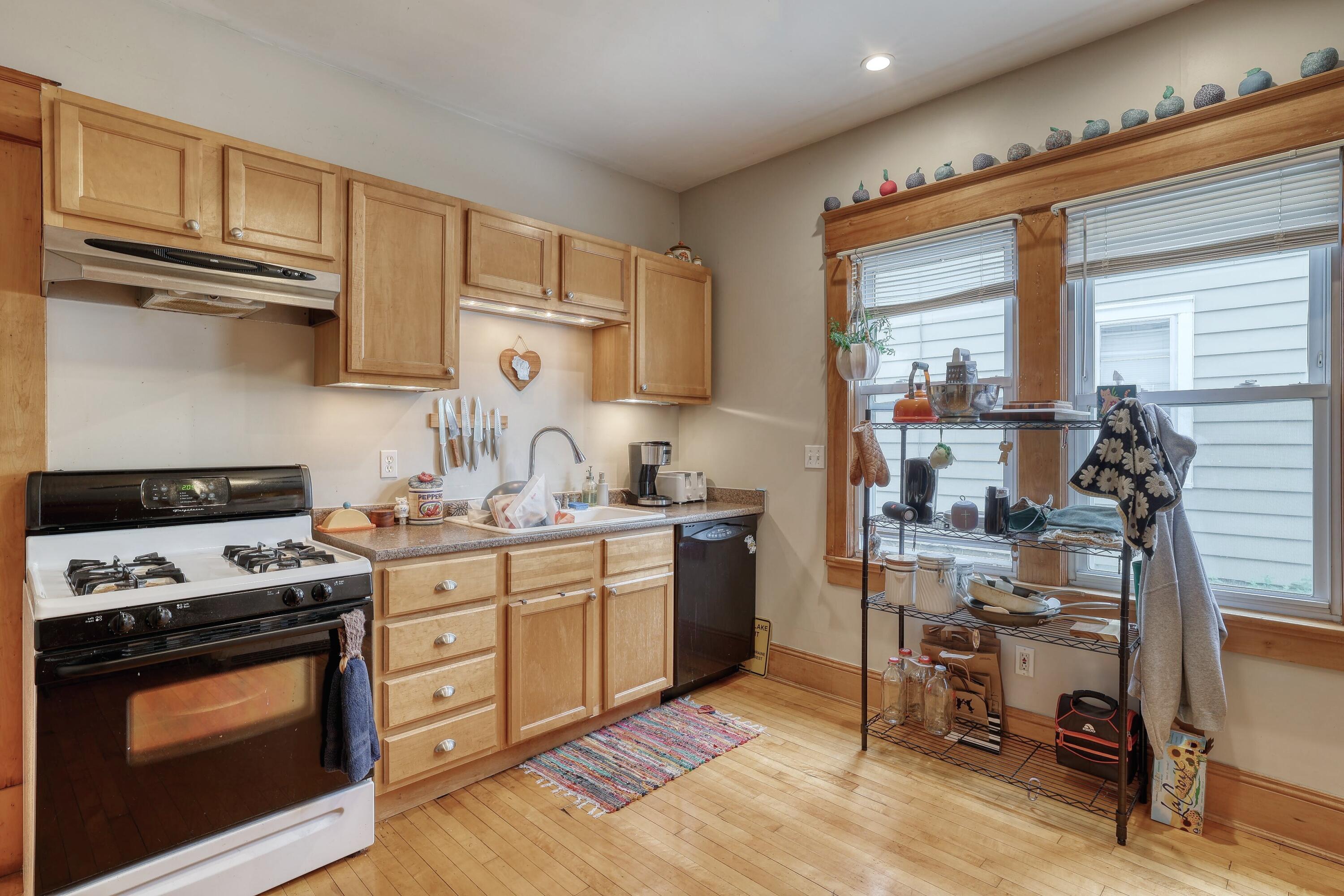 2017 North 48th Street, Unit 2019 Milwaukee, WI 53208 - Photo 10 of 36 Kitchen U1