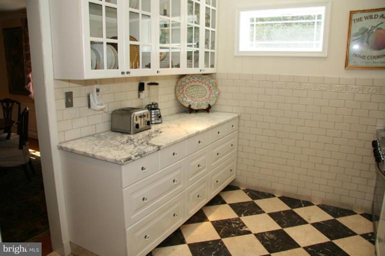 5704 Greenleaf Road Baltimore, MD 21210 - Photo 20 of 23 Kitchen #3
