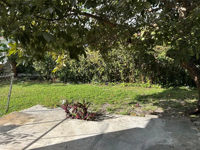 $2,795 | 15020 Northeast 6th Place, Unit 15020, Miami, FL 33162