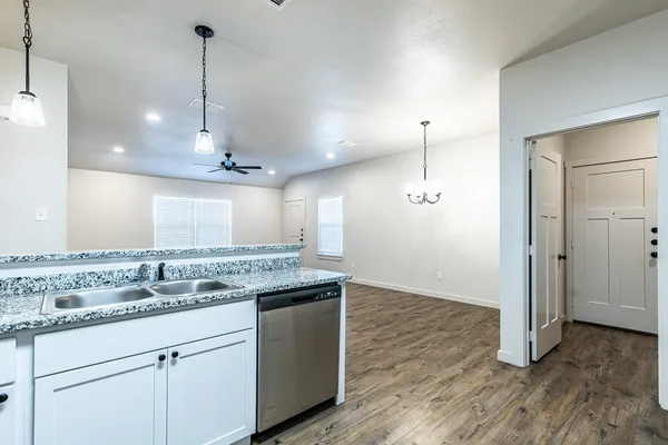 $1,575 | 5527 121st Street, Lubbock, TX 79424