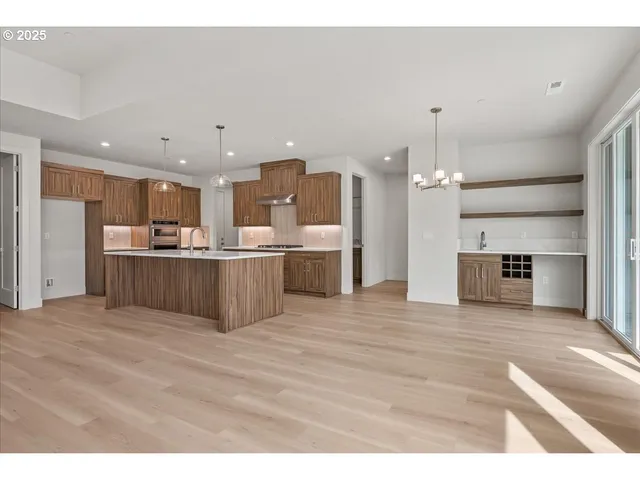 $874,900 | 16807 Northeast 38th Avenue, Vancouver, WA 98686