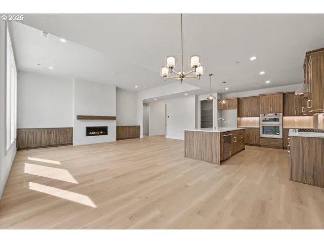 $874,900 | 16807 Northeast 38th Avenue, Vancouver, WA 98686