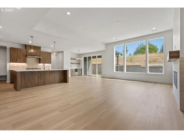 $874,900 | 16807 Northeast 38th Avenue, Vancouver, WA 98686