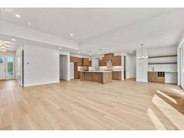 $874,900 | 16807 Northeast 38th Avenue, Vancouver, WA 98686