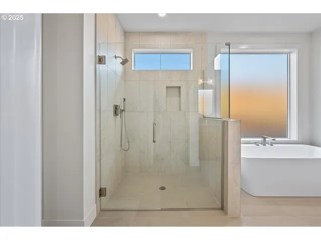 $874,900 | 16807 Northeast 38th Avenue, Vancouver, WA 98686