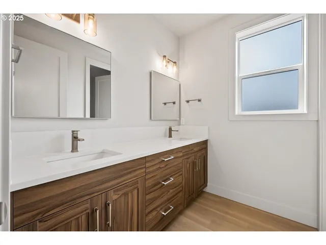 $874,900 | 16807 Northeast 38th Avenue, Vancouver, WA 98686